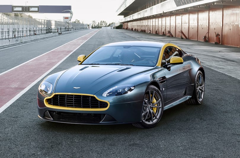 Különleges darabokkal érkezik Genfbe az Aston Martin