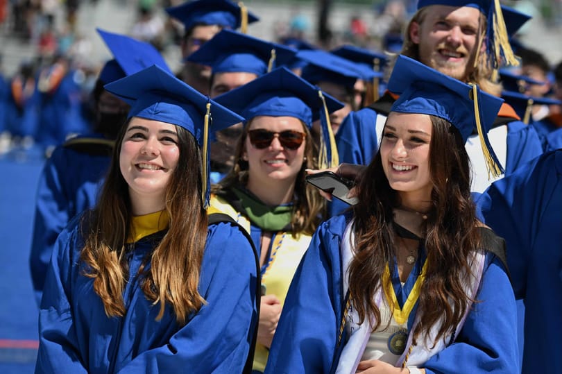 A Trumpékat félfasisztának minősítő Biden diákhitelek elengedésével csábít szavazókat