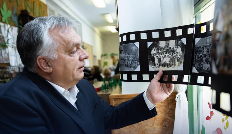 Mozgóképpel fokozza az óvodás nosztalgiát Orbán Viktor
