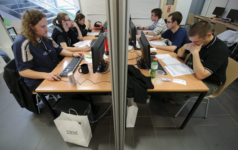 Elindult az IBM 48 órás programozó bajnoksága