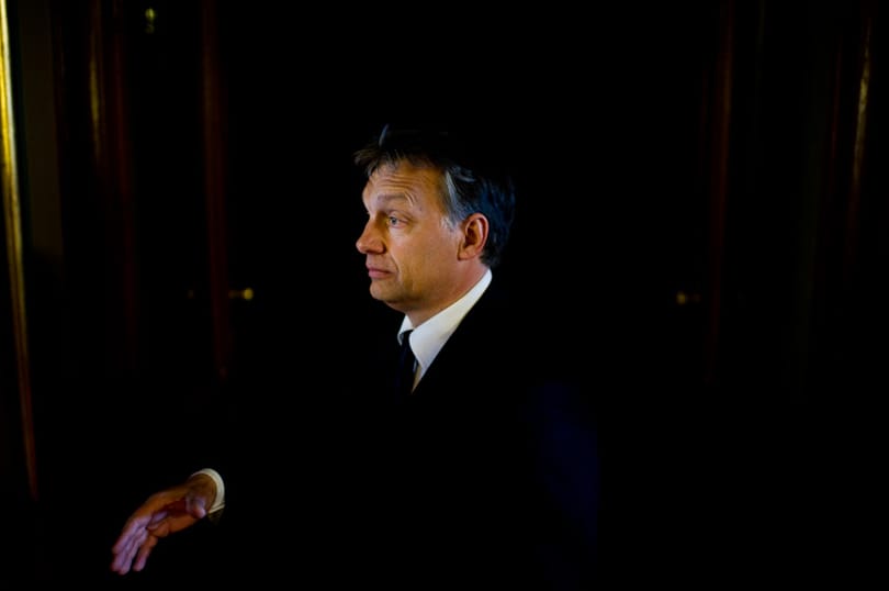 Mennyiért fényképezik Orbán Viktort?