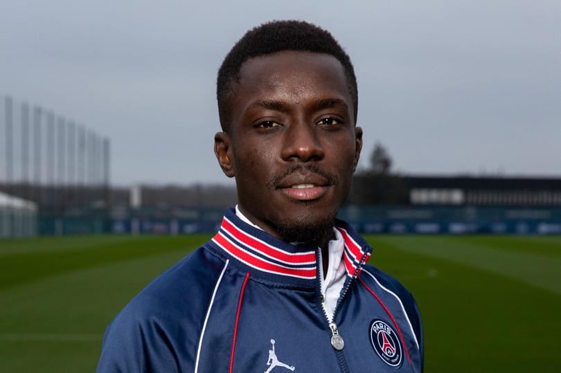 Szivárványszínű lett volna a mezszáma, ezért inkább nem játszott a PSG szenegáli focistája