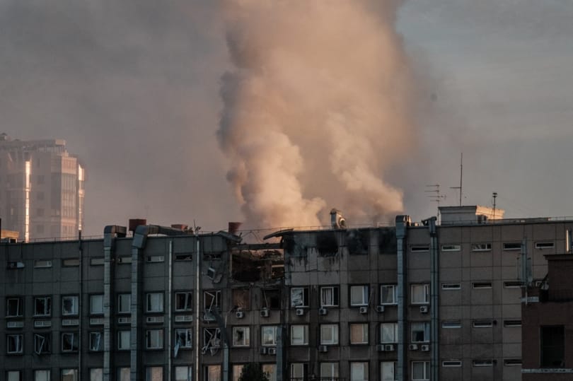 Masszív áramkimaradásokra kell készülniük az ukránoknak, megkezdődött a herszoni áttelepítés – a háború hírei