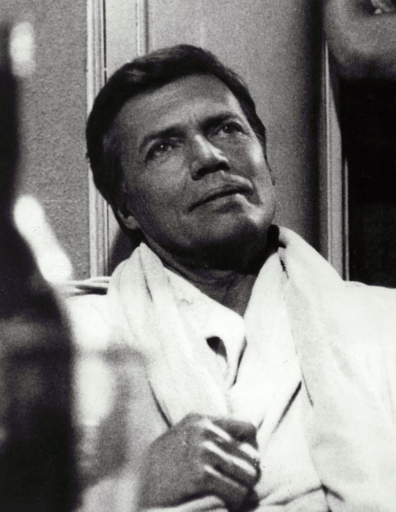 Elhunyt a Sissi-filmek Ferenc József császára