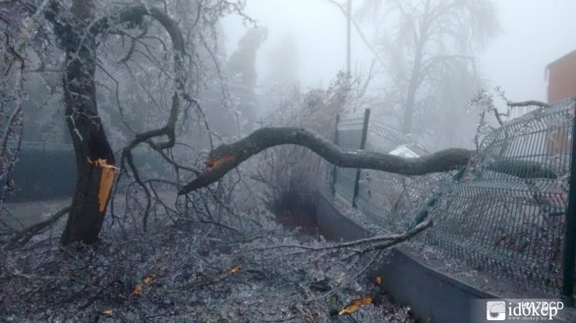 Még mindig bajok vannak a tömegközlekedéssel is Budán