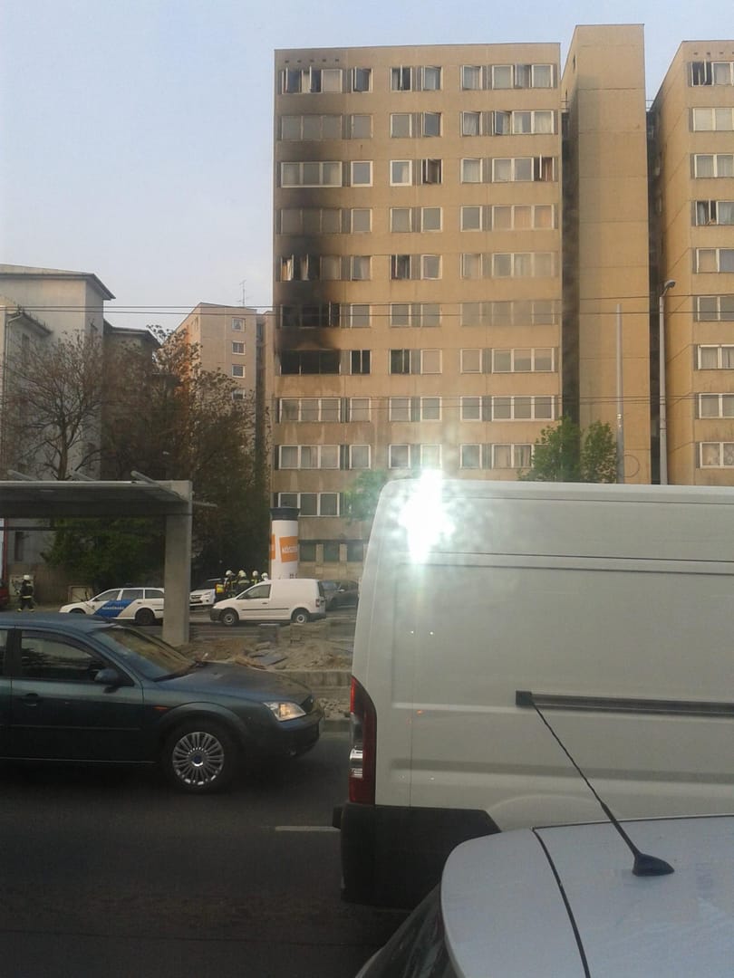 Kigyulladt egy panellakás a XIII. kerületben - fotó