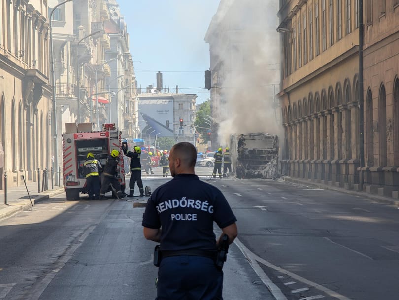 Azonnali vizsgálatot rendelt el a fővárosi kormányhivatal a kigyulladt buszok miatt