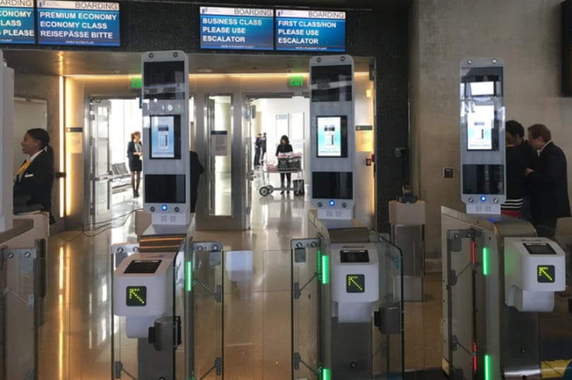 Sikeres volt a Lufthansa tesztje: arcfelismerés jöhet útlevél és beszállókártya helyett