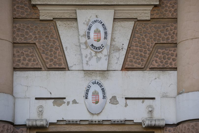 ÖNHIKI: ha valaki nem fideszes, tűzoltásra is kevés a pártos támogatás