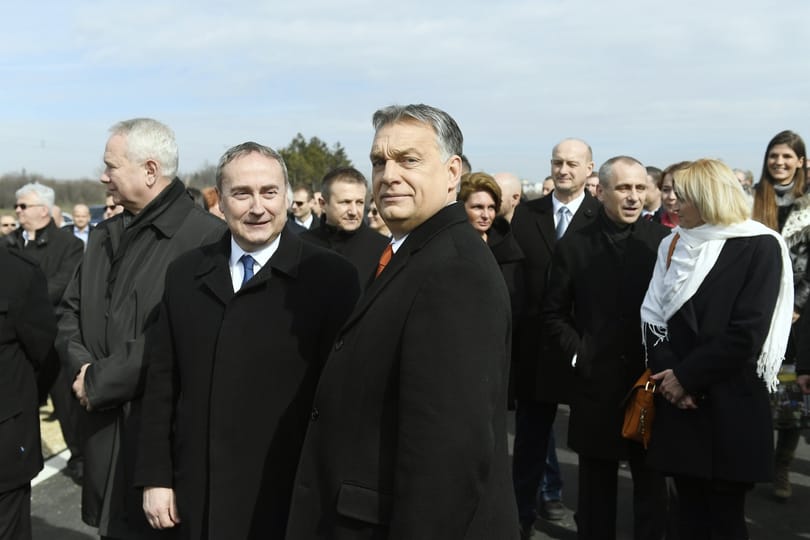 Orbán: A magyar ember magyar gyárban dolgozzon