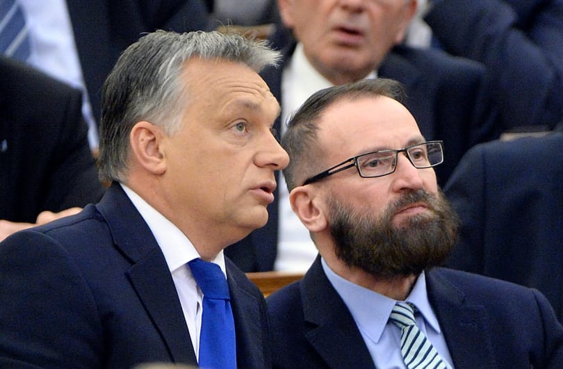 Orbán és Kövér késve töröltette Szájer József kuratóriumi tagságát