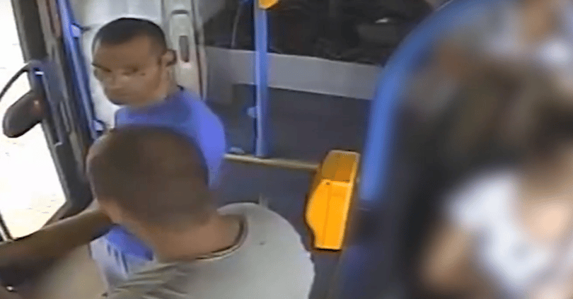 Sumákolva lopott rollert a két mestertolvaj, de végig vette őket a kamera