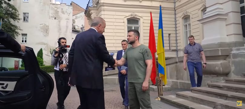 Fogolycseréről és az ukrán infrastruktúra újjáépítéséről tárgyalt Erdogan Zelenszkijvel
