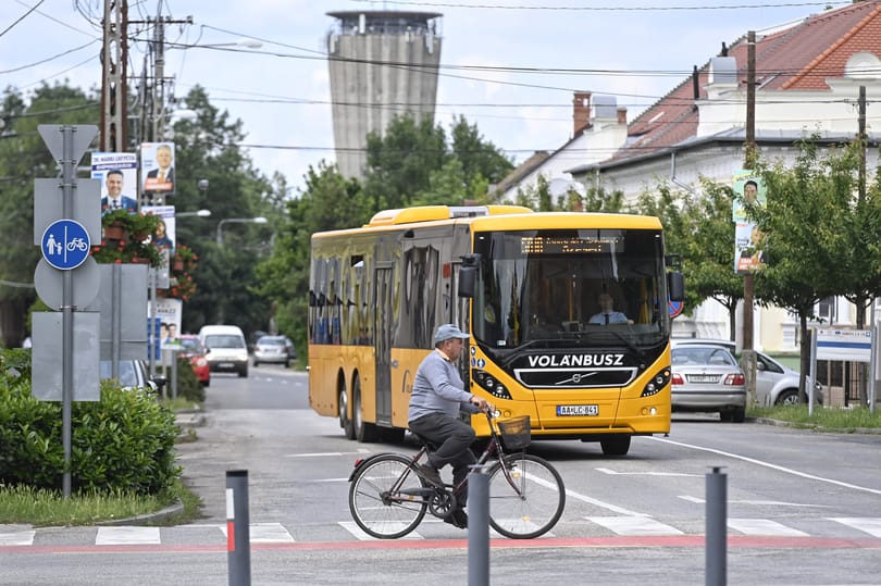 A buszháborúnak vége: Hódmezővásárhely 70 milliót fizet a Volánnak