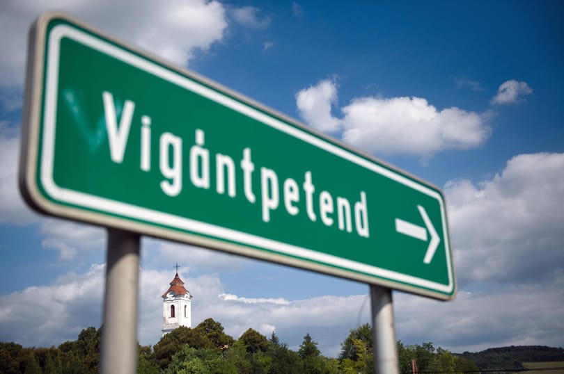 Kreatívan pótolja Vigántpetend a kormányzati elvonásokat