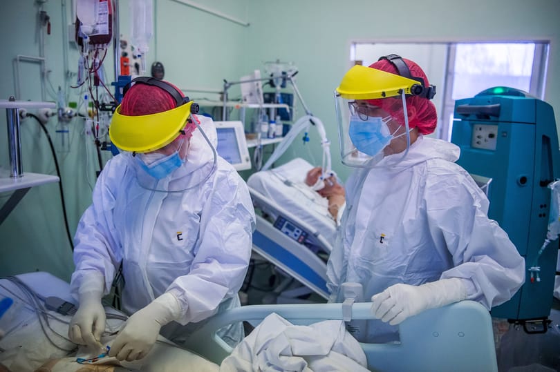 Koronavírus: elhunyt 214 beteg, 3 millió 419 ezer a beoltottak száma