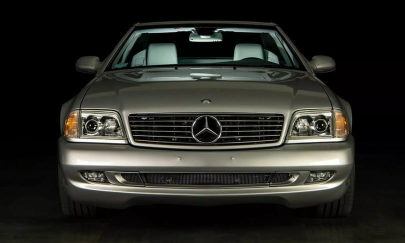 Bejáratósan új 23 éves Mercedes SL 500 került eladósorba