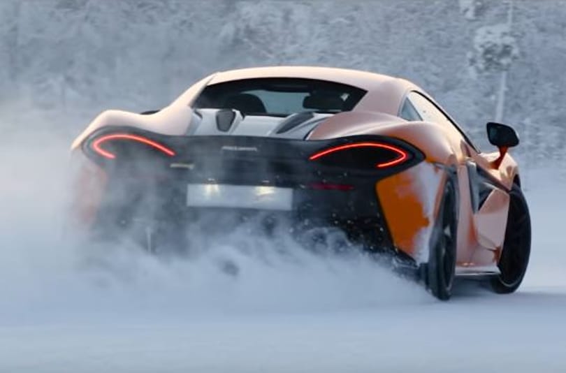 Egy új McLarennel még jégtáncolni is lehet – videó