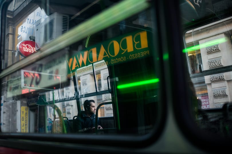 „Hétvégén 18 fok, itt elszabadul a pokol” – Nagymező utcai mustra