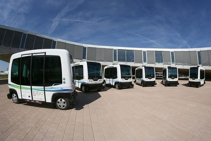 Hat ember utazott a buszon, amelynek már nincs vezetője - fotók