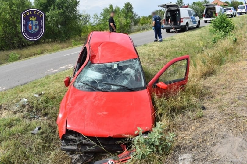 Két fiú ellopott egy autót Orgoványban, néhány méter után az árokban kötöttek ki
