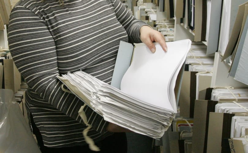 A pénznél többet ér a barátság - legalábbis az illegális adatszerzésben