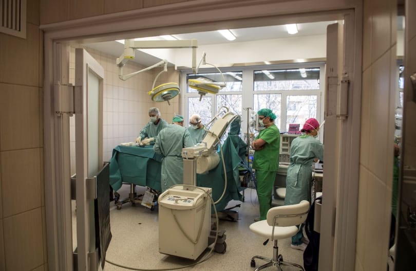 Van olyan magyar kórház, ahol 2030 őszére tudnak időpontot adni térdműtétre
