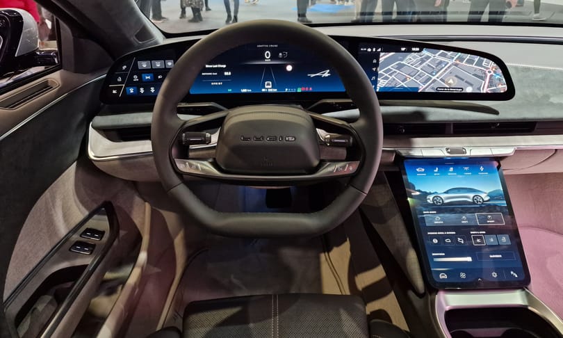 Beültünk az 1111 lóerős, hatalmas hatótávú szuperluxus Tesla-riválisba