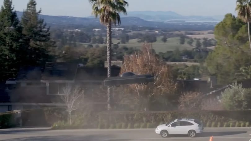 Világelső mutatvány: városban szállt fel a repülő autó, amelyet már gyártani is fognak – videó