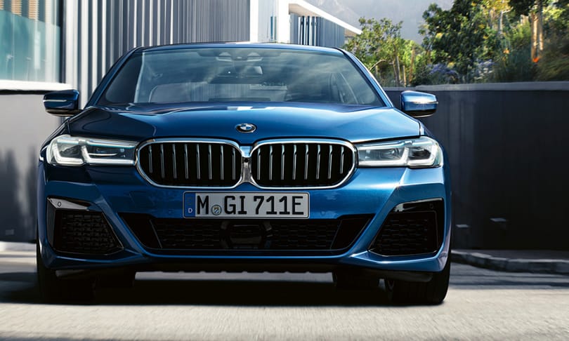 100 kilométer elektromosan, a többi benzinnel: ezt tudja a BMW új hibridje