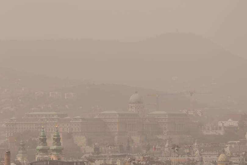 Ilyen a szaharai por Budapesten - fotók