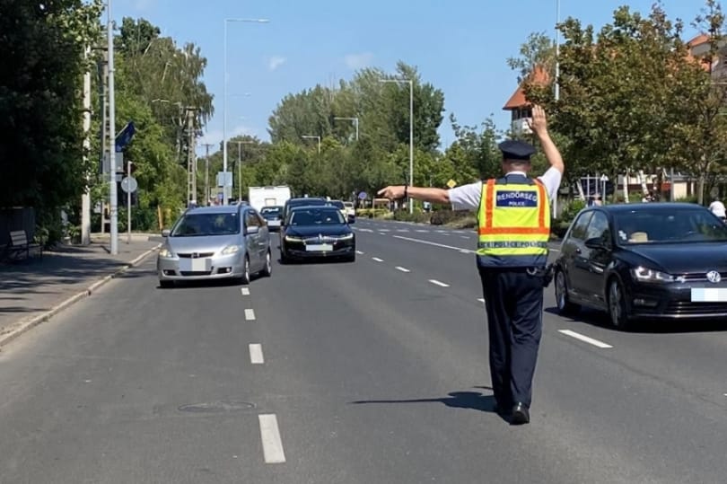 Több mint félezer autóst állítottak meg a rendőrök a Balatonnál