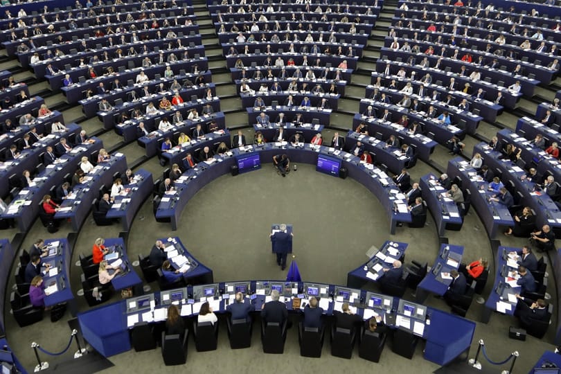 Kemény büntetést szabna Magyarországra az EP