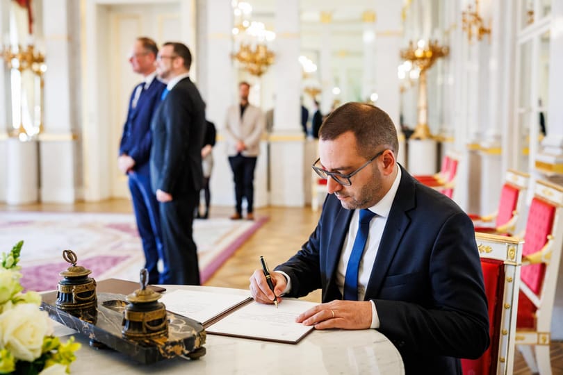 A Szuverenitásvédelmi Hivatal vezetője a Bloombergnek: Az orosz és a kínai befolyás vizsgálata nem prioritás, de a külföldi finanszírozások leleplezése igen