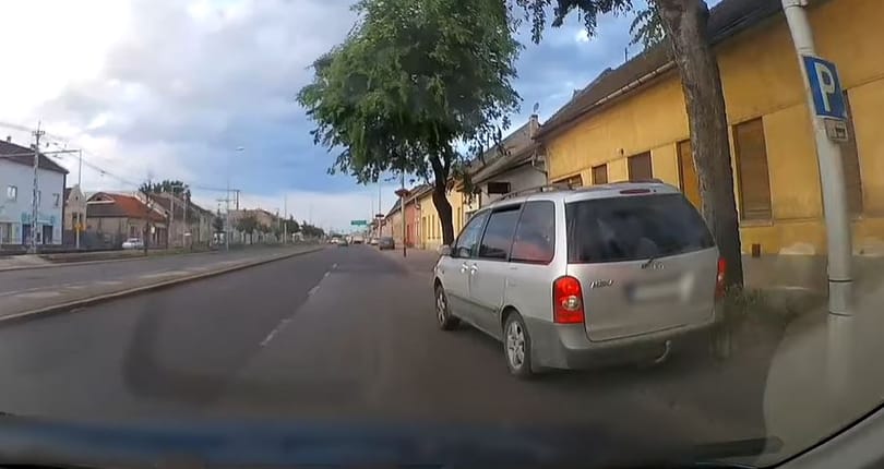Minden mindegy alapon előzött életveszélyesen ez az autós Soroksárnál – videó