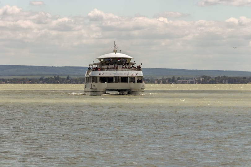 5,7 milliárdért gyártanak új kompokat és katamaránokat a Balatonra