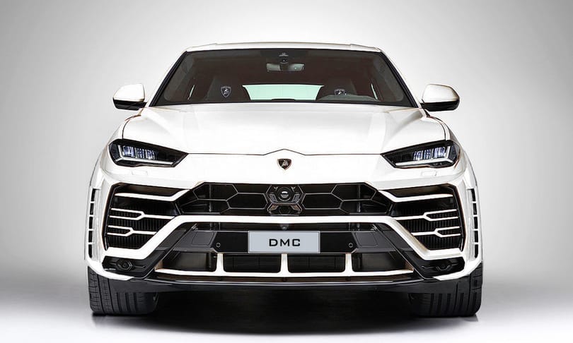 Puskagolyóként lő ki a 800 lóerő fölé húzott Lamborghini divatterepjáró