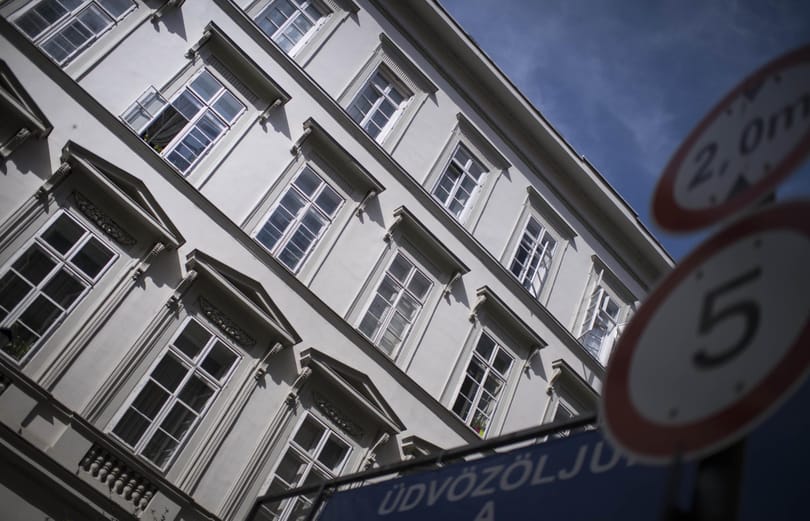Jól ismert üzleti kör kapott meg két értékes ingatlant a pesti Belvárosban