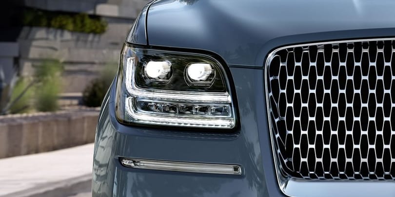 Ehhez az óriáshoz képest az Audi Q7 és a BMW X6 csak játékautó