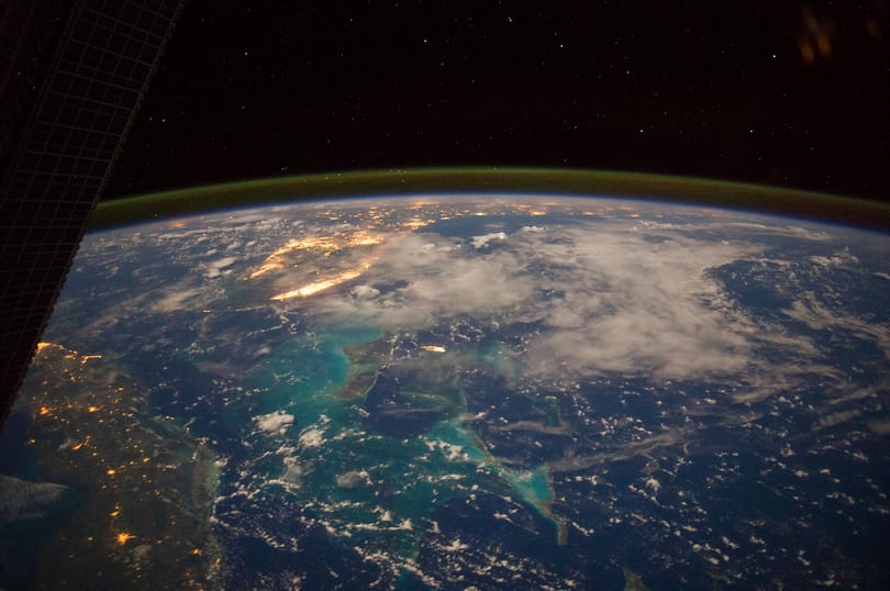 Fényekből rajzolódik ki Florida kontúrja az űrből – NASA-fotó