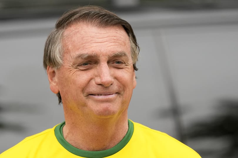 Több millió dollár értékben kapott ékszereket Bolsonaro a Közel-Keletről, most át kell adnia ezeket az államnak