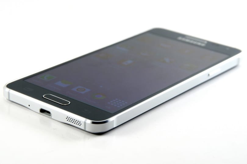 Teszteltük a Samsung csúcsmobilt, amely végre fémből (is) van