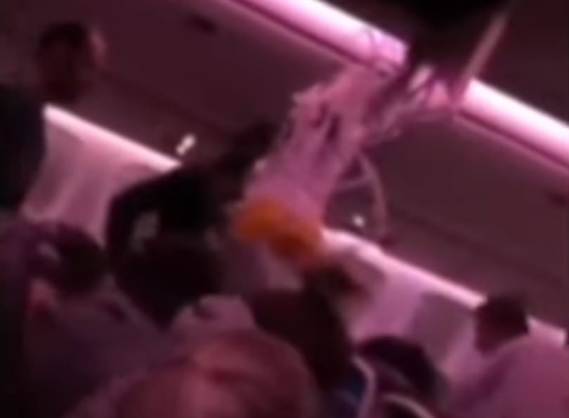 Légörvénybe került egy Boeing, sok utas a mennyezetnek csapódott
