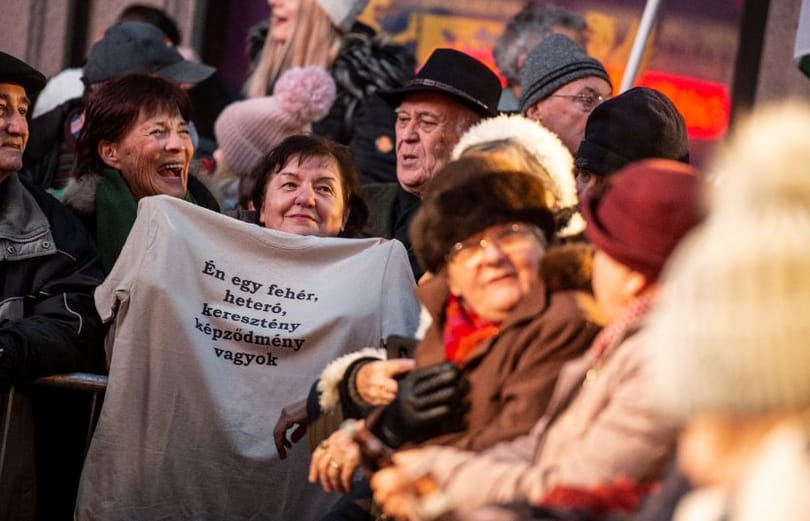 Az áldozati szerep vigaszt nyújt, és erkölcsi tisztaságot kölcsönöz a Fidesznek