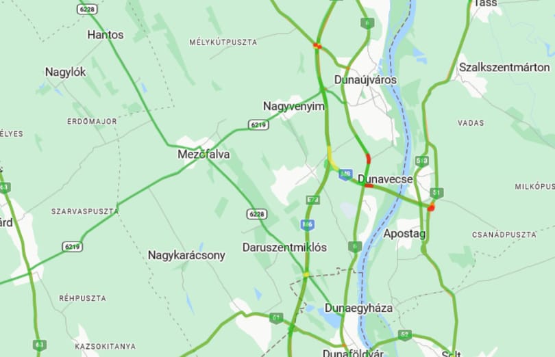 Baleset miatt lezárták az M6-os autópályát Dunaújvárosnál