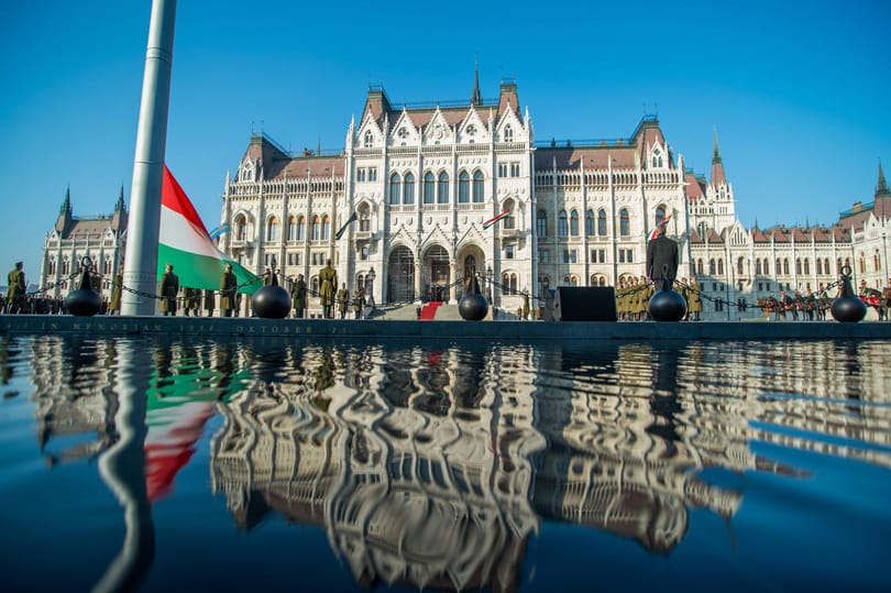 A kormánynak egy államtitkárt sikerült kiállítania a nemzeti gyásznapra