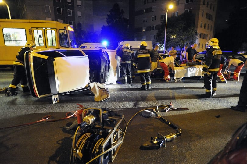 Fotók: súlyos baleset történt este a fővárosban