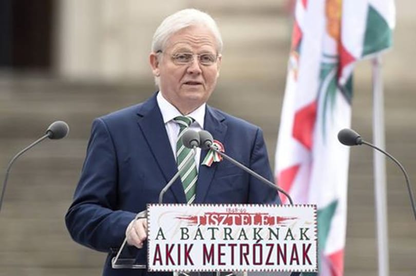 Tarlós: Csak két drótot dugtak össze rosszul, hamarosan újraindulnak a 3-as metrókocsik