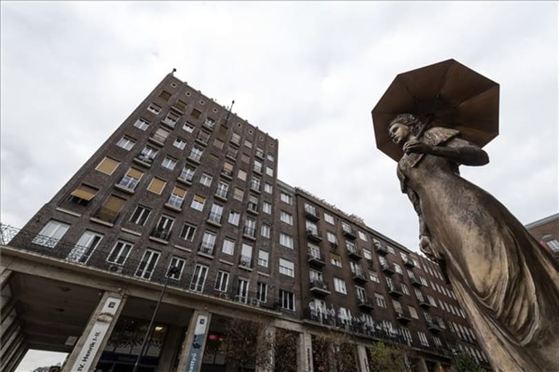 Tényleg ilyen szobrot érdemelt Sisi?