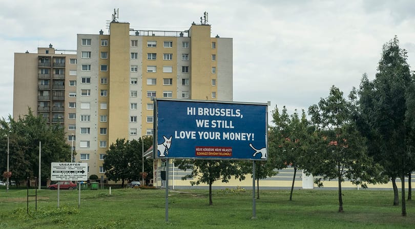 Együtt: Iskolákban akasztottak ki kampányplakátokat Csepelen